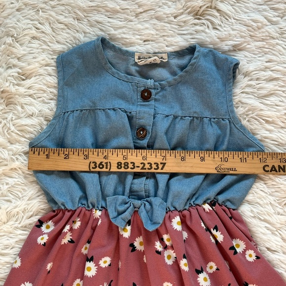 Maddie & Michelle Size 6 Denim Sleeveless Top, Moth color w/White Daisies Print - Picture 8 of 9